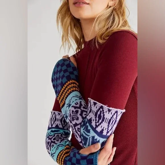 NWT We The Free Gorgeous Cuff Thermal Top - Wild Garnet Combo - Size Small - Picture 4 of 17